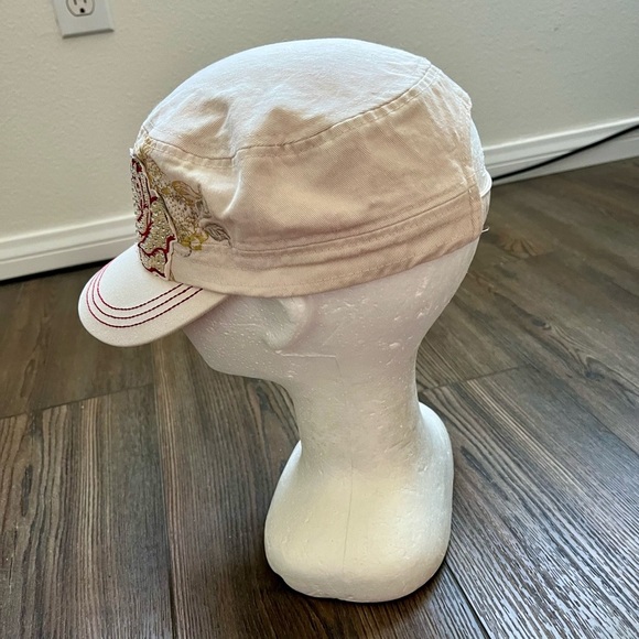 Floral Embroidered Cap - Picture 4 of 9